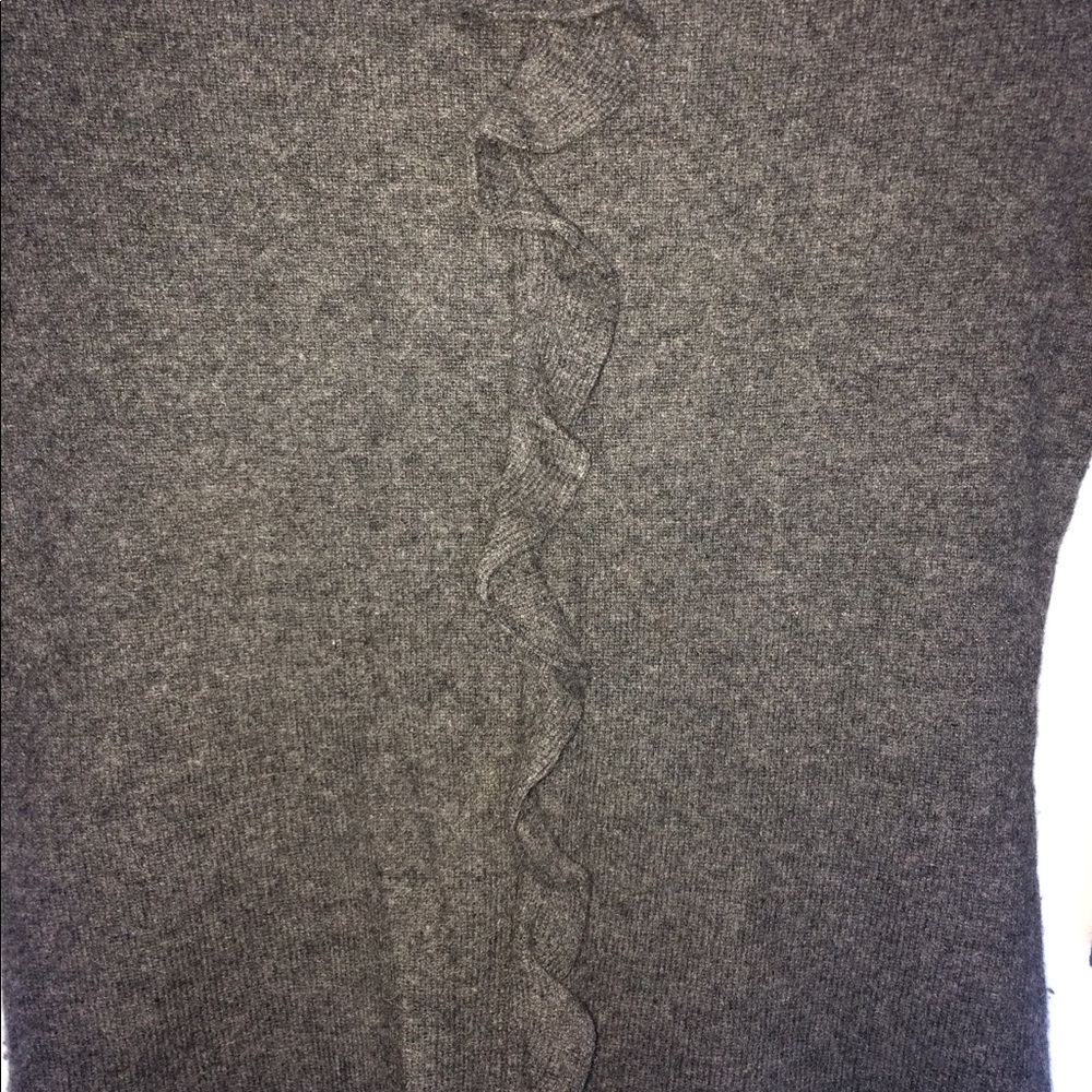 Neiman Marcus single‎ Ruffle sweater - Picture 7 of 8
